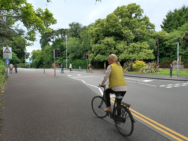 Scheme visualisation c raised toucan crossing between mini roundabouts on aylestone hill